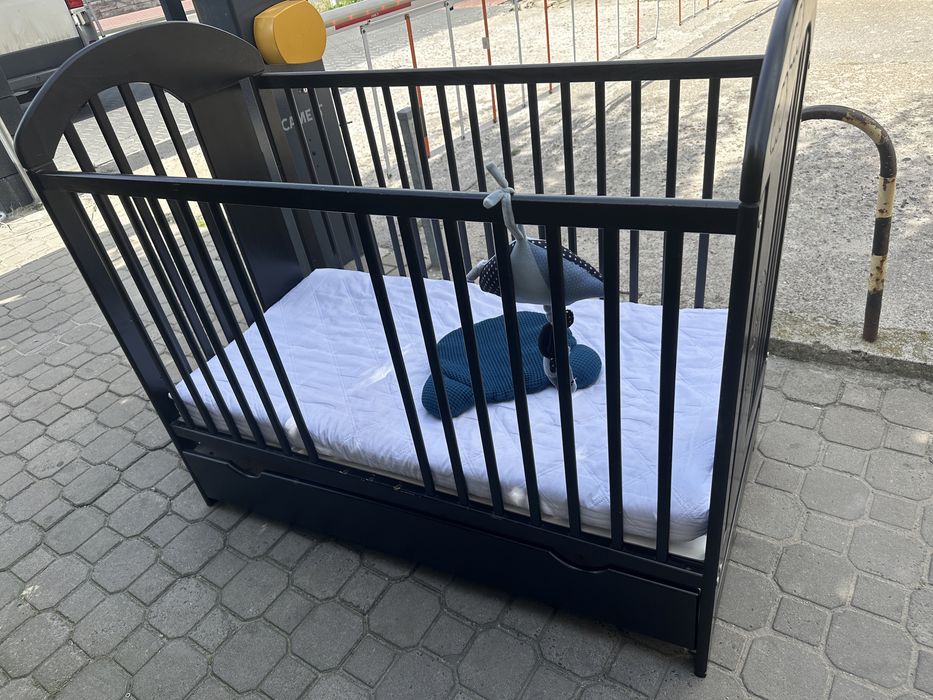 Дитяче ліжечко