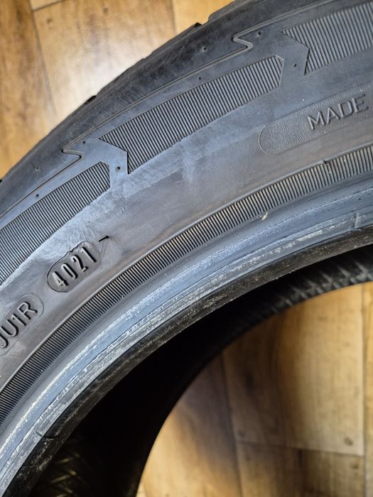 215/55/18 Good Year para zima 7,5mm 2021r