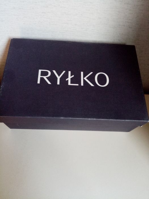 Продам женские босоножки
