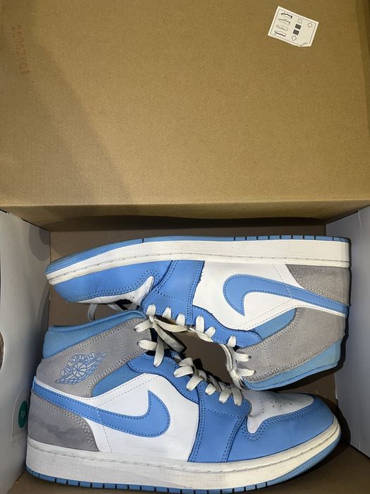 Jordan 1 Mid University Azul e cinza