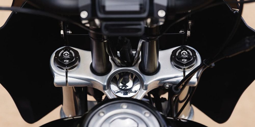 Амортизатори передньої вилки FOX для Harley Davidson Softail M8 19-25