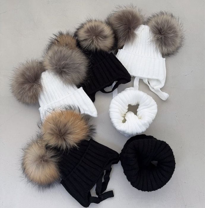 Шапка зимова з двома помпонами/набір шапка хомут/натуральний мех 46-52