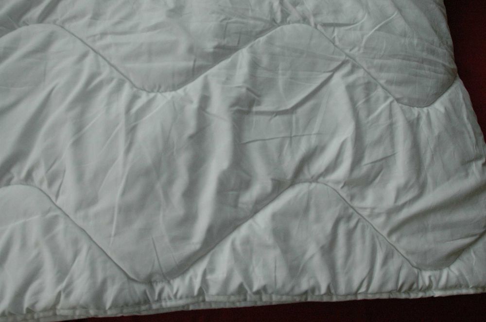 kołdra całoroczna 200x220cm nowa