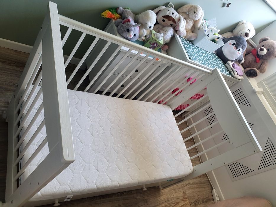 Łóżeczko dziecięce  z kołyską