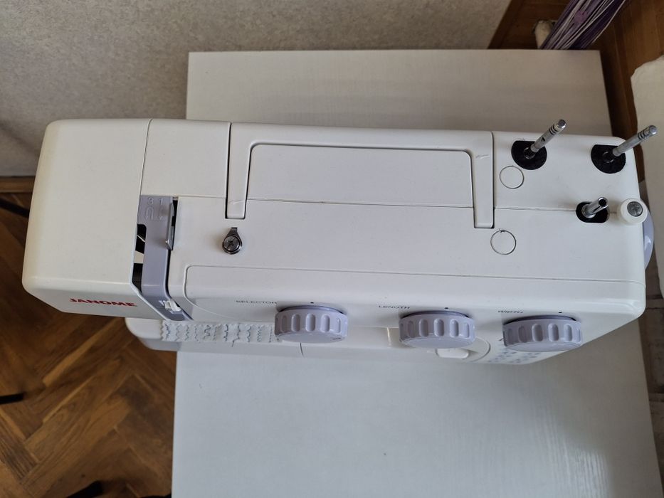 Швейна машина JANOME VS56S
