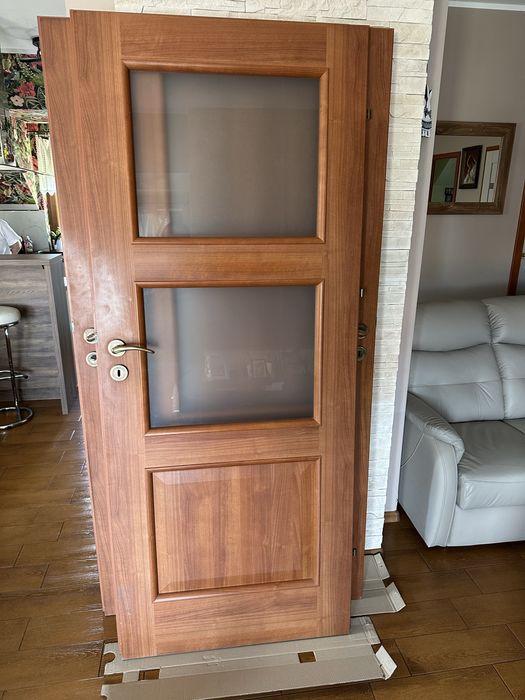 Brązowe drzwi Porta
