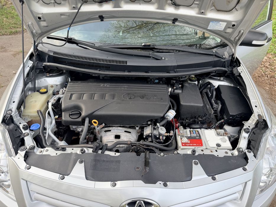 Тоyota Auris 2010 рік