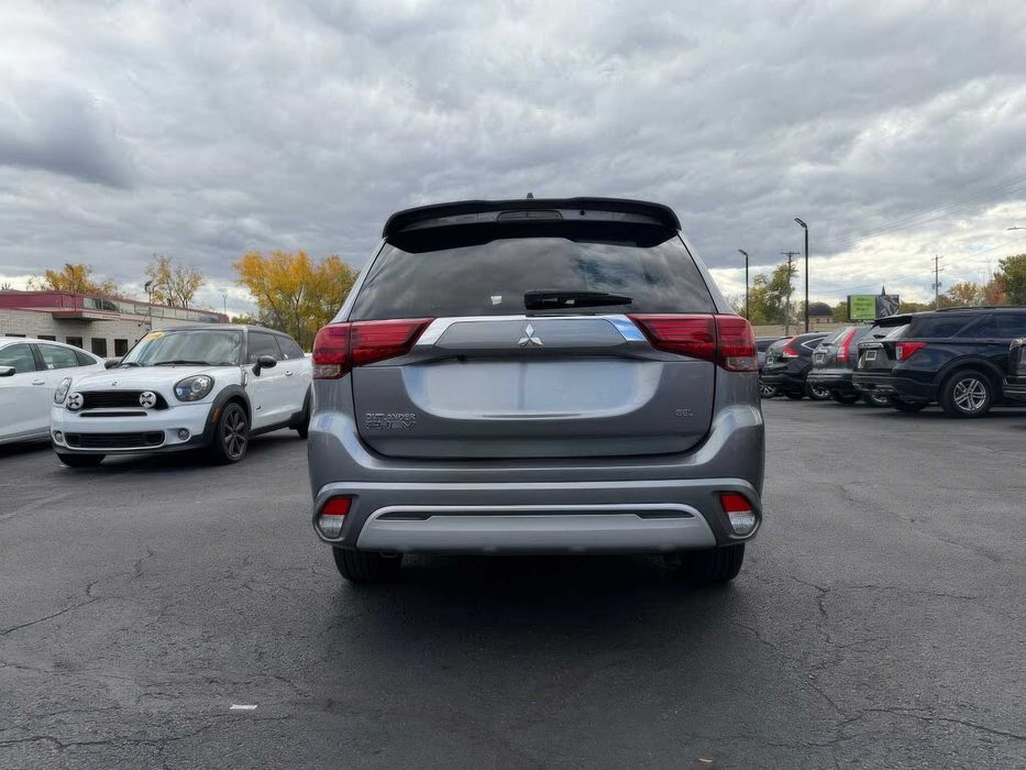 Mitsubishi Outlander PHEV SEL      2022