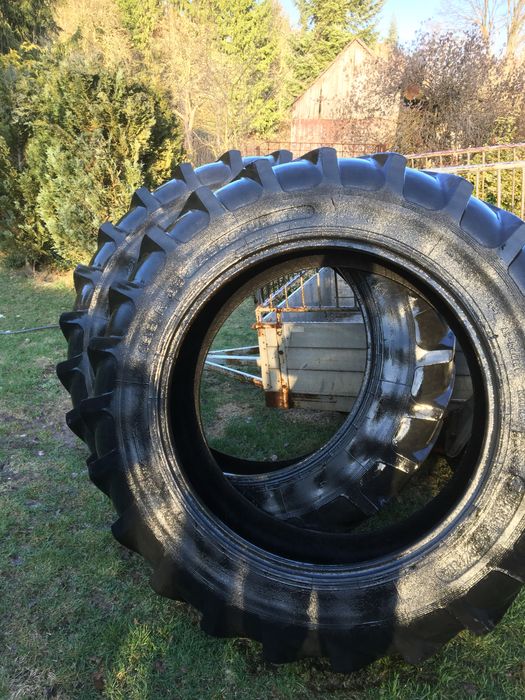 Opony rolnicze rozmiar 16.9/38 i 13.6/24