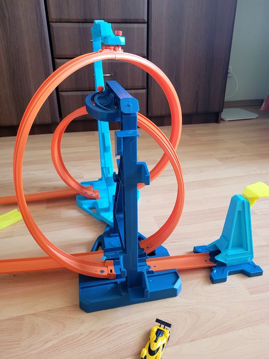 Хот вілс трек мертва петля Трек Hot Wheels Track Builder Unlimited Infinity Loop Kit Безкінечна петля (GVG10)