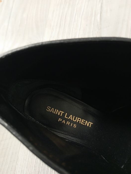 Черевики Saint Laurent.
