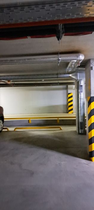 Оренда паркомісця БЦ  Seven-G