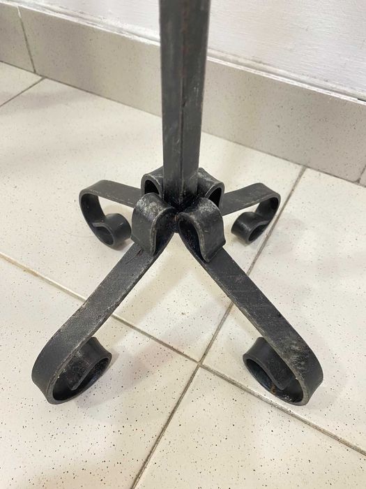 Suporte para utensílios de lareira