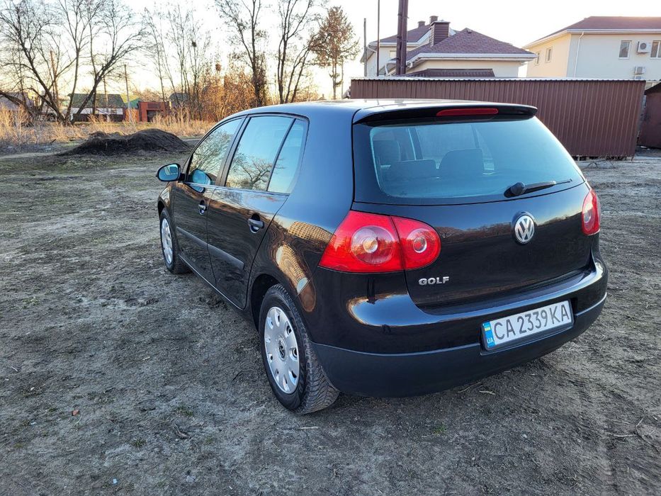 Volkswagen GOLF 5- 1,4Mpi бенз МКПП!