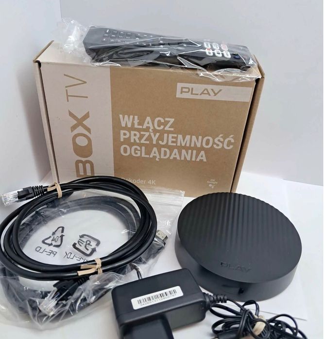 Play Now Android TV Box 4 (3GB) + TV z Polski i całego świata + DVBT2