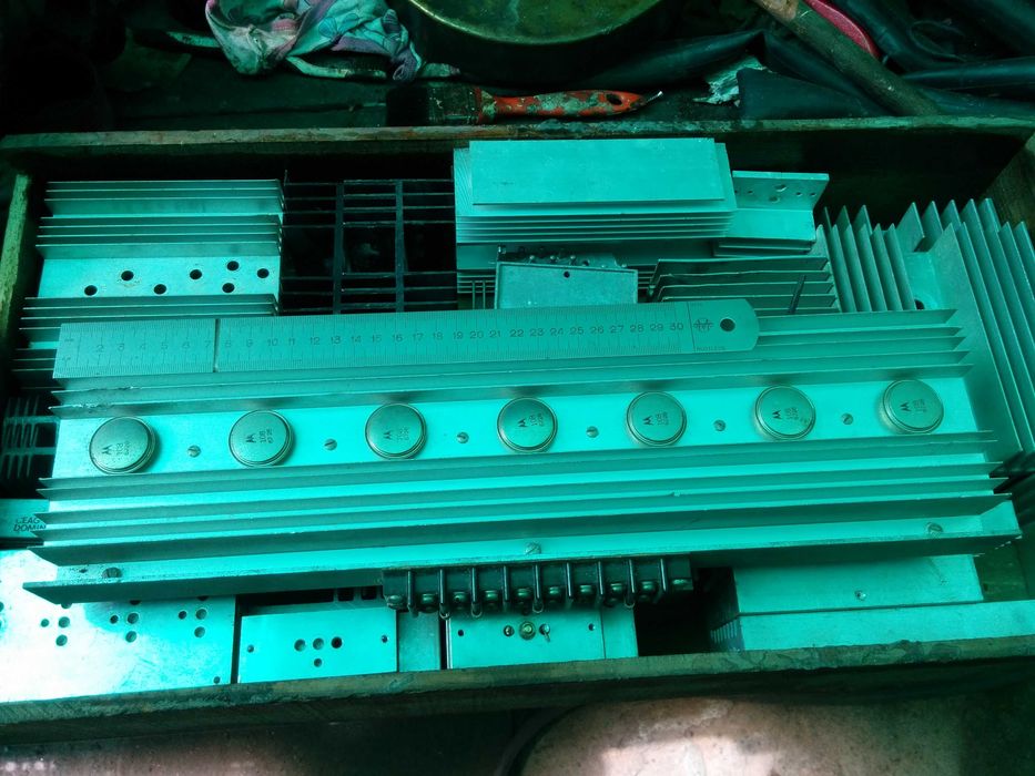 Selling a batch of heat sinks and diodes.64750485725313124