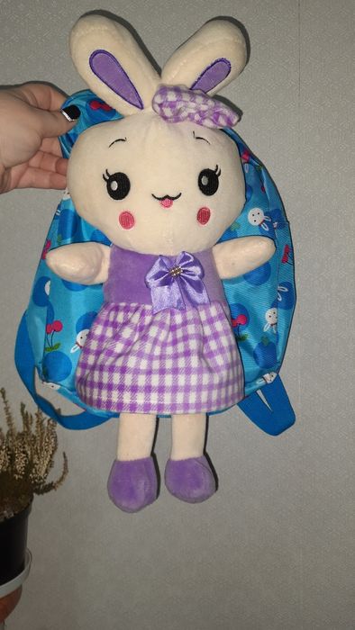 Рюкзак детский с игрушкой