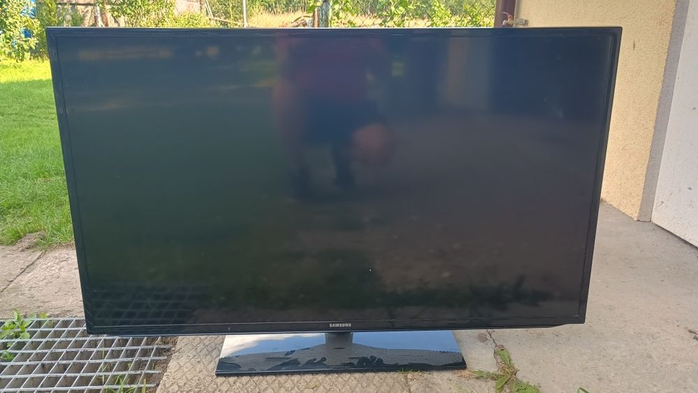 Telewizor Samsung UE46EH5300 46 cali LED smartTV. Uszkodzony.