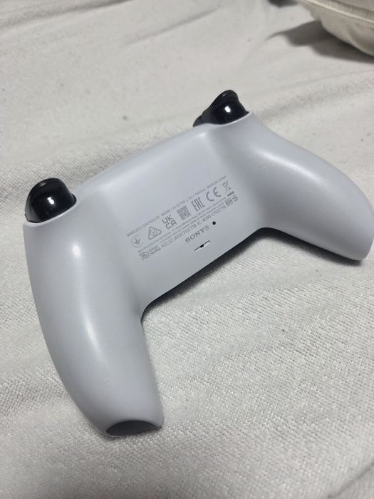 Pad sony do ps5 biały