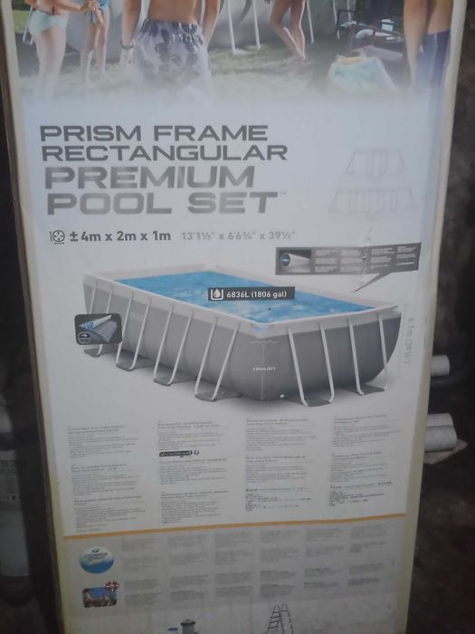 Vendo piscina com um ano