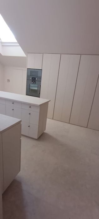 Serviços de carpintaria de interiores