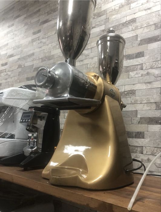 Кавомолка професійна вінтажний стиль