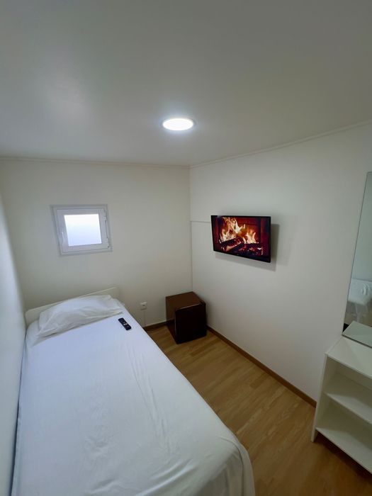 Alugo quarto solteiro para uma pessoa