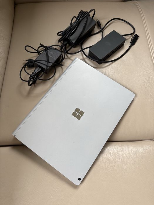 Laptop/tablet Microsoft Surface Book 2 Corei7/16GB RAM/512GB SSD/GeForce GTX1050/Win11Pro + stacja dokująca