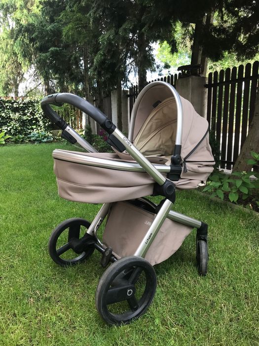 Wózek spacerowy z gondolą