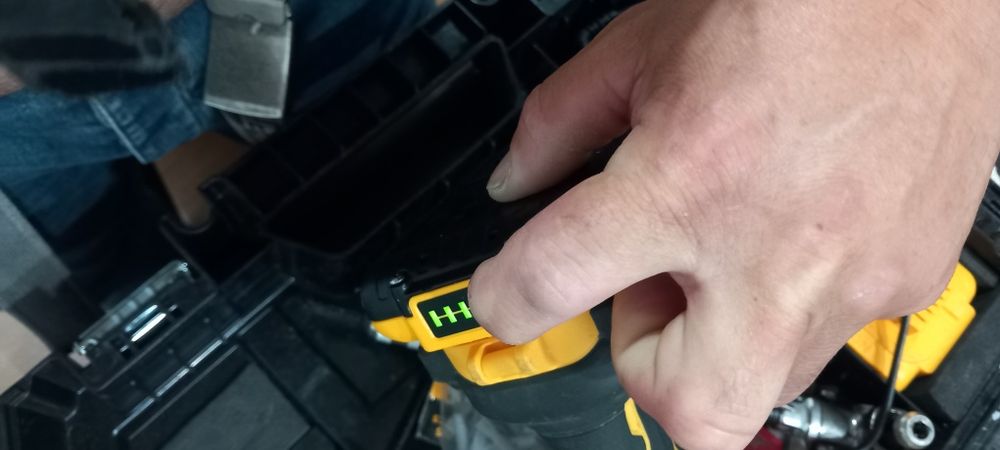 Aparafusadora dewalt de impacto 18v