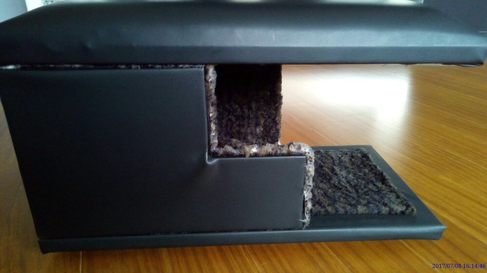 Caixa para gatos em pele