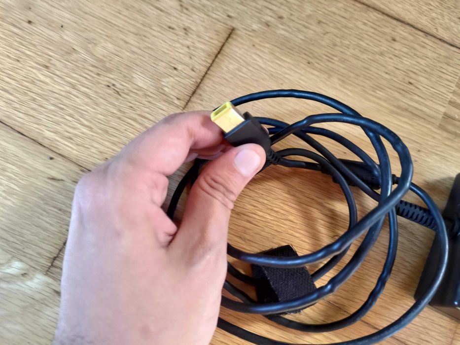 Adaptador CA Lenovo Compatível, Retangular, 230 W, Preto (Com Cabo)