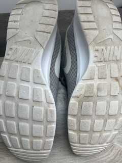 Sapatiçhas nike cinzentas