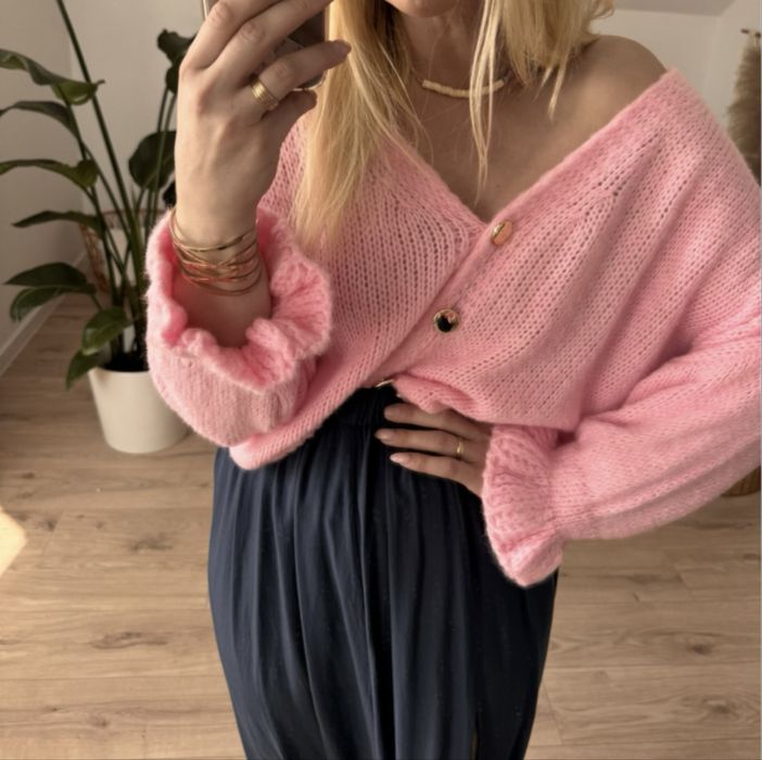 Sweter kardigan z falbaną