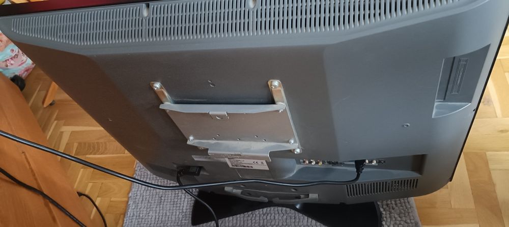 Ładny Telewizor Samsung LE32R32B 32"