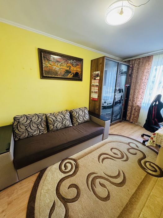 Продам трьох кімнатну з ремонтом у м.Новий Розділ.