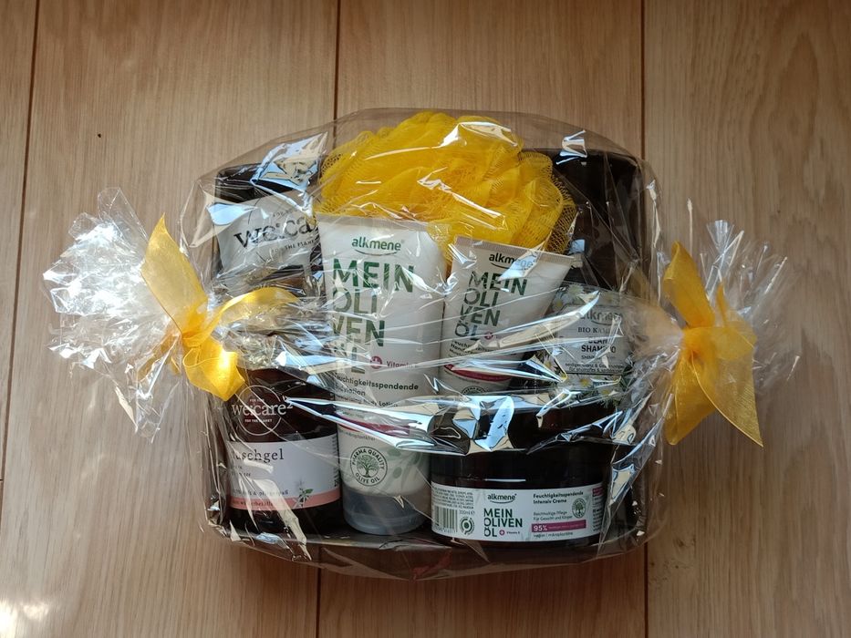 Zestaw prezentowy kosmetyków Alkmene+ we:care2