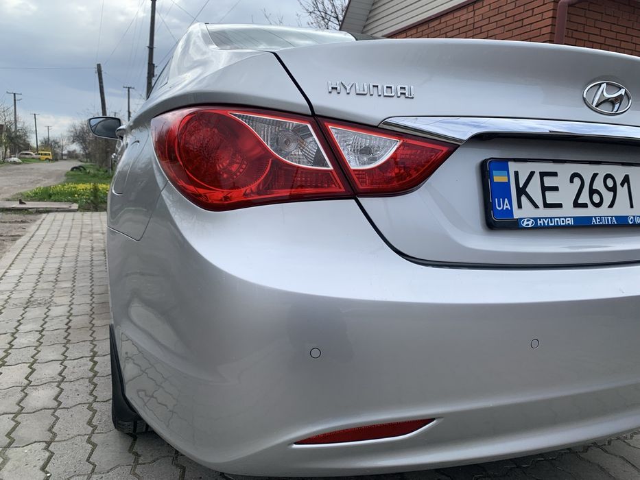 Hyundai Sonata official.