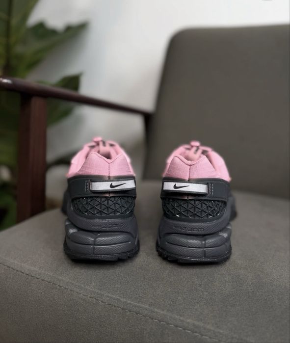 Кросівки жіночі Nike Zoom Vomero Roam Pink ( HQ2181-003 ) Оригінал!