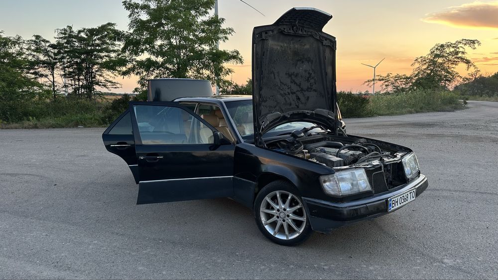 Mercedes-Benz E-Class W124