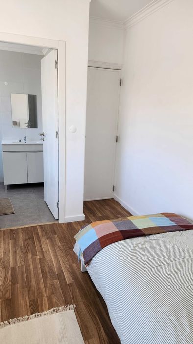 Quarto para Alugar na Parede
