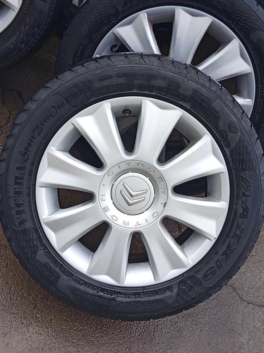 Vendo 4 jantes R16 Citroen C2 VTS com Pneus