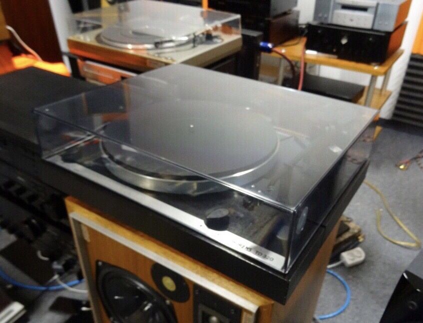 Polerowanie pokryw gramofonu renowacja Gramofon Pokrywa naprawa serwis