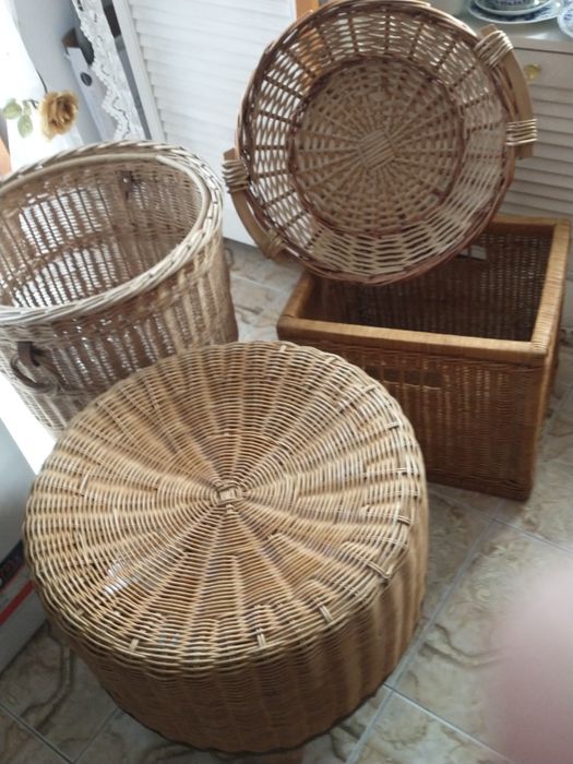 Pufa,kosze,ratan,wiklina cena za 4 sztuki