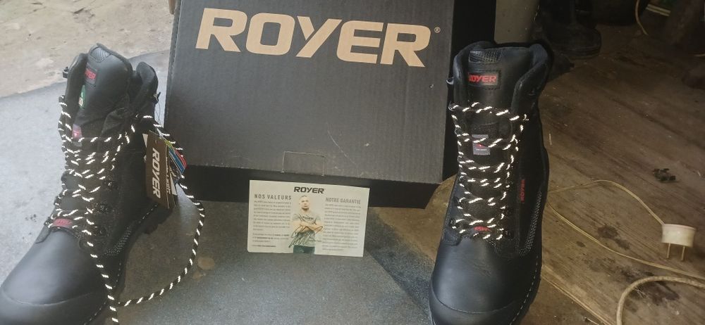 Нові ботинки (берци)  Royer