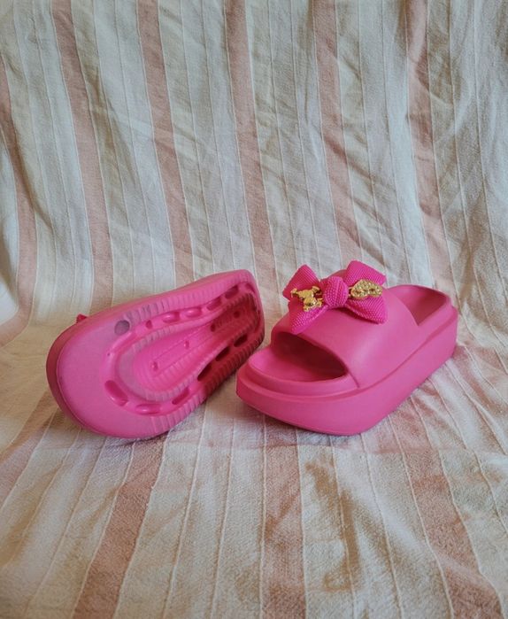 Chinelos abertos/slide 40-41