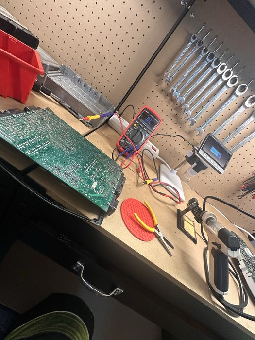 Naprawa elektroniki autotronic drivetronic frm sterowniki swiec zarowych massey ferguson claas bmw  naprawa sterownikow ehr