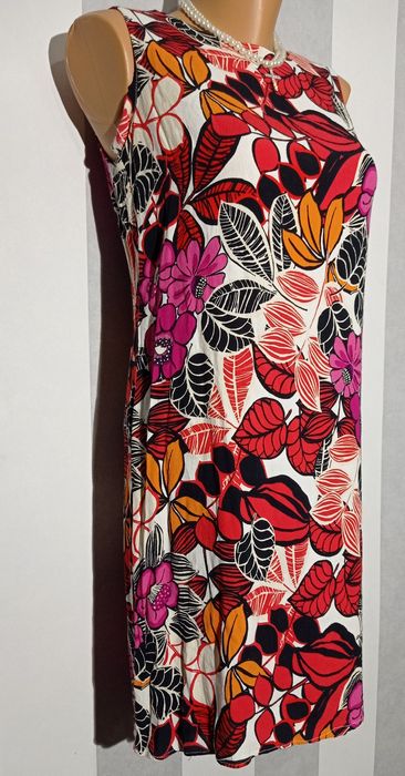 Sukienka midi w kwiaty bez rękawów F&F S