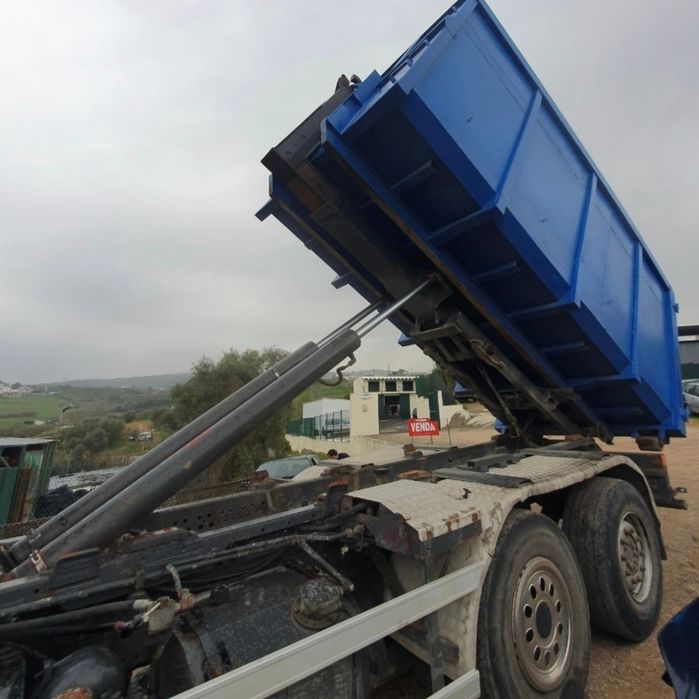 CONTENTORES de todas as dimensões p/recolha e transporte de todo o tipo de resíduos urbanos industriais e entulho de obras e lixo misturado e separado