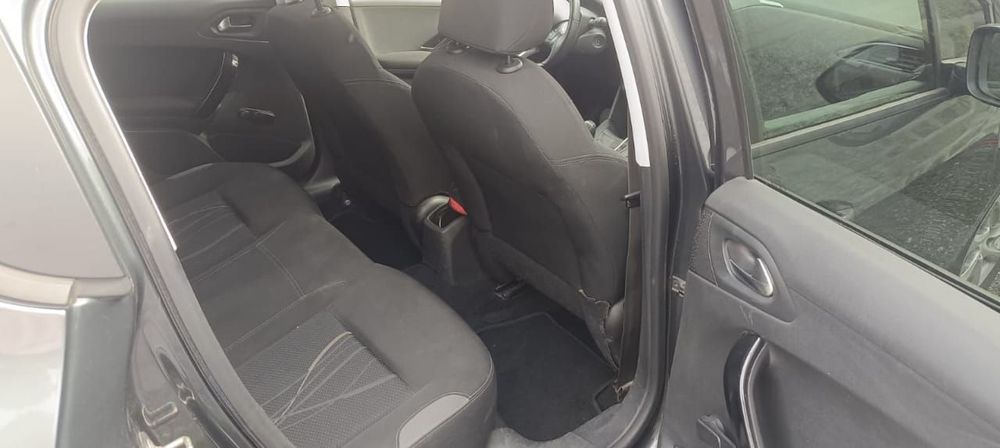 Peugeot 208 — foto 6